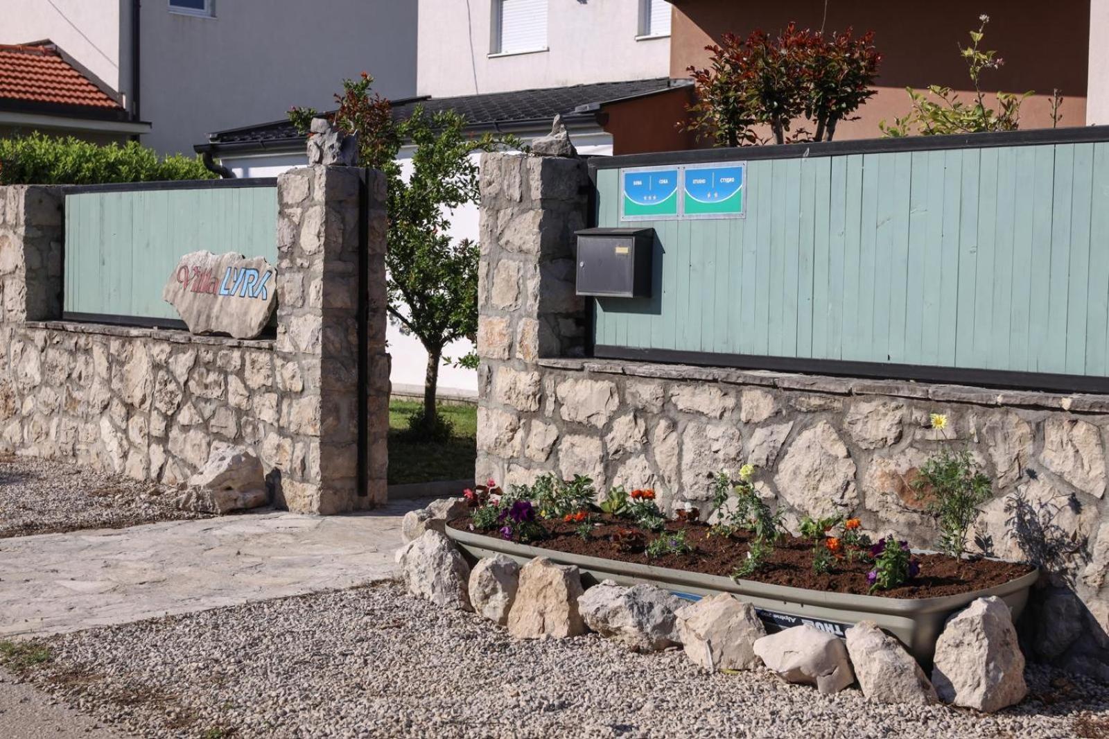 Villa Lyra Trebin Dış mekan fotoğraf